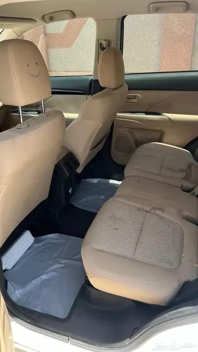 مستبيشي اوت لاندر مستعمل نضيف 0
