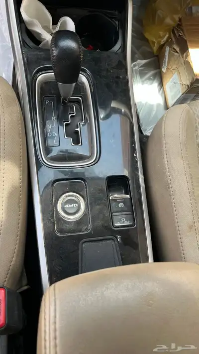مستبيشي اوت لاندر مستعمل نضيف 2
