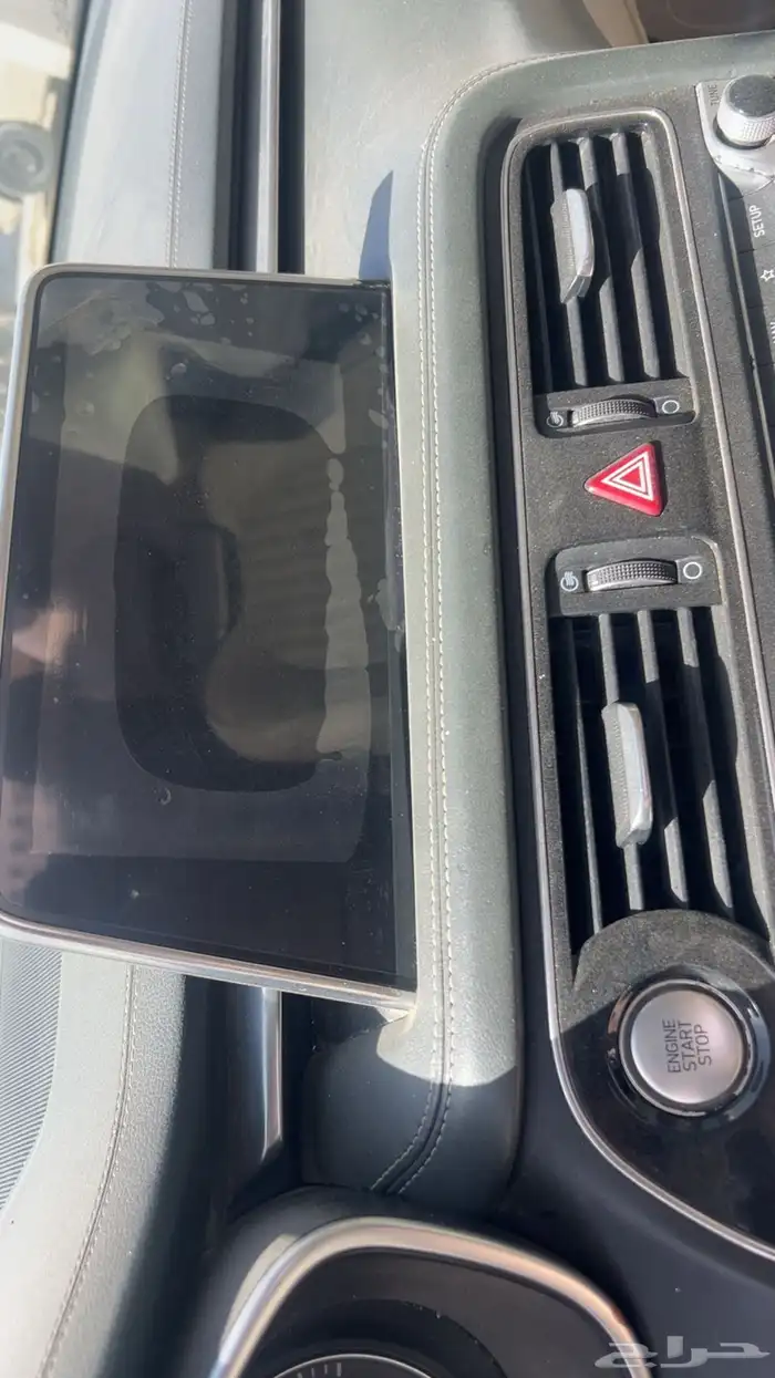 شاشة جنسس G70 وانوار اماميه للبيع 0