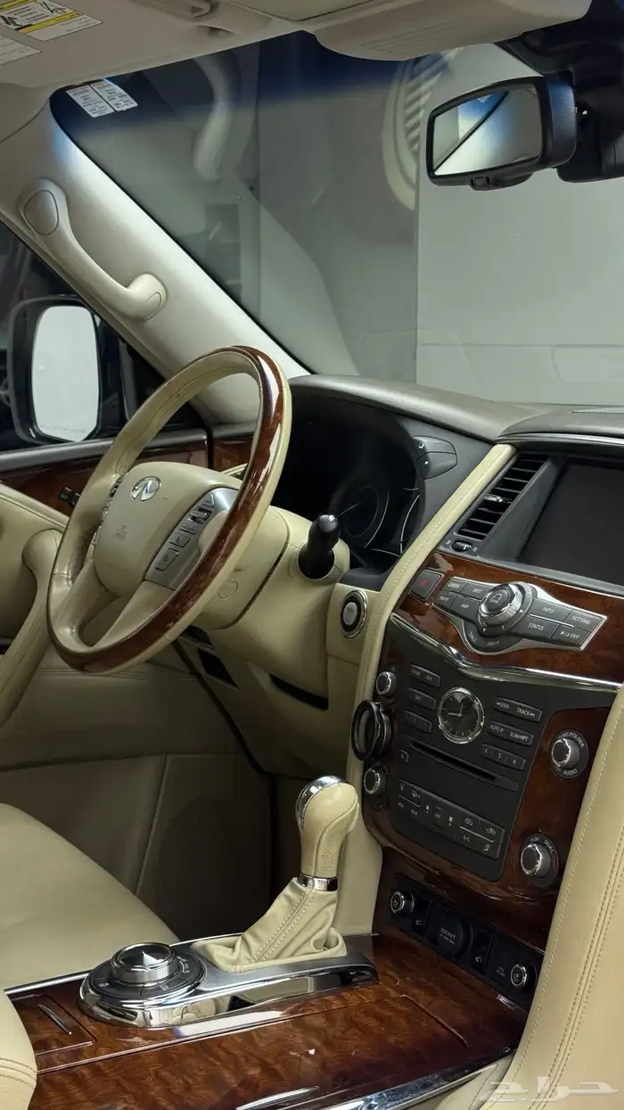 للبيع انفينتي QX80 2016 16