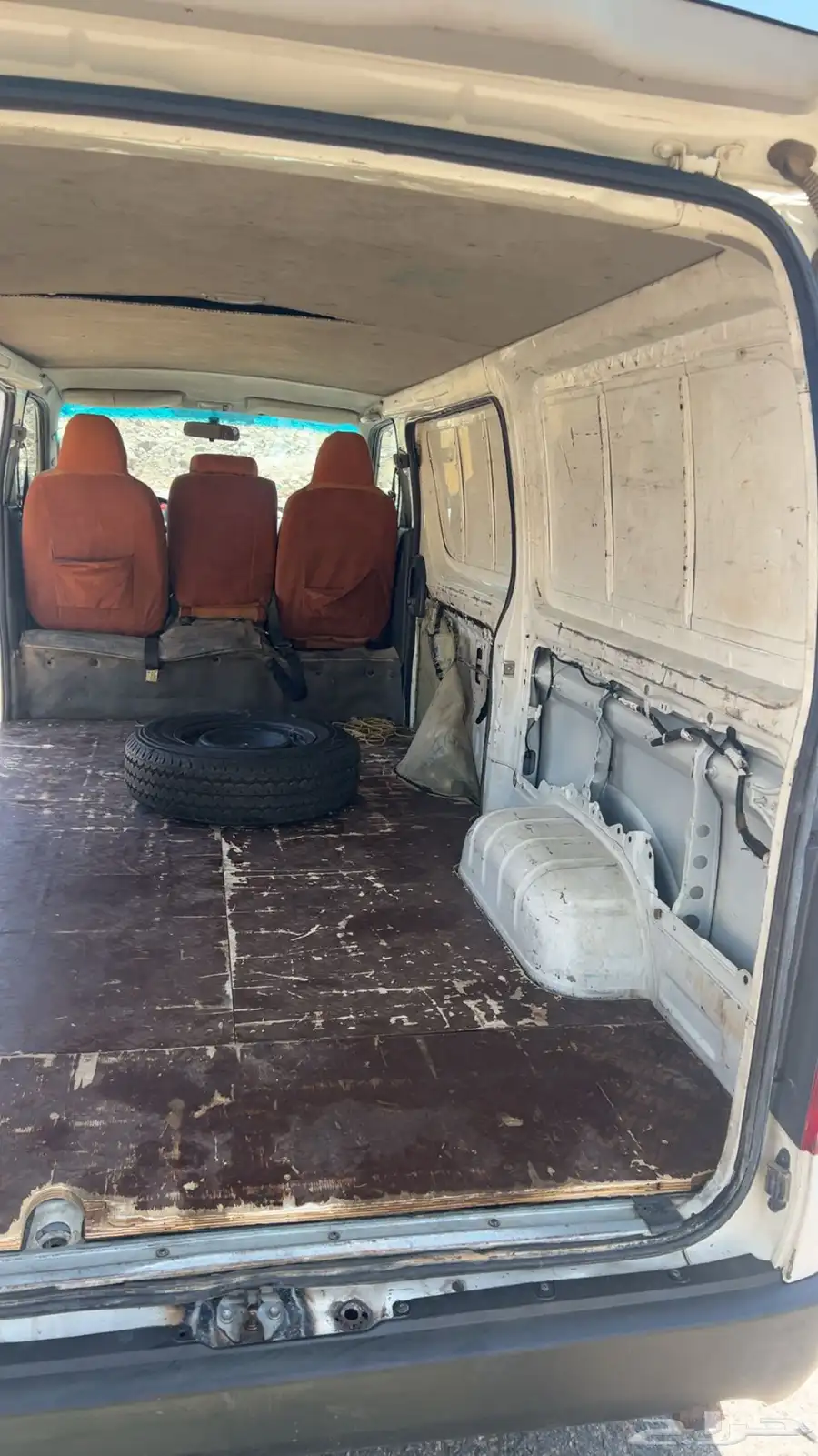 Toyota Hiace Bus 12