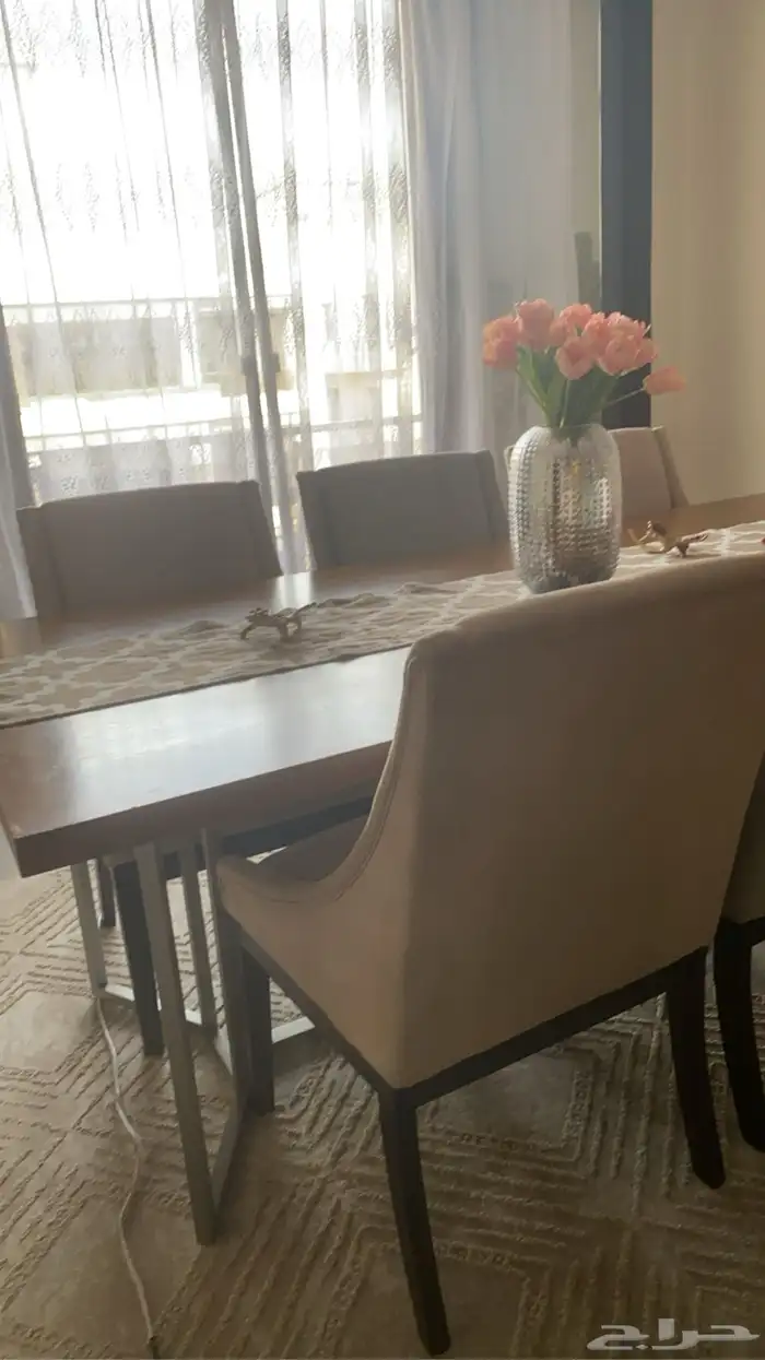 طاولة طعام للبيع 1