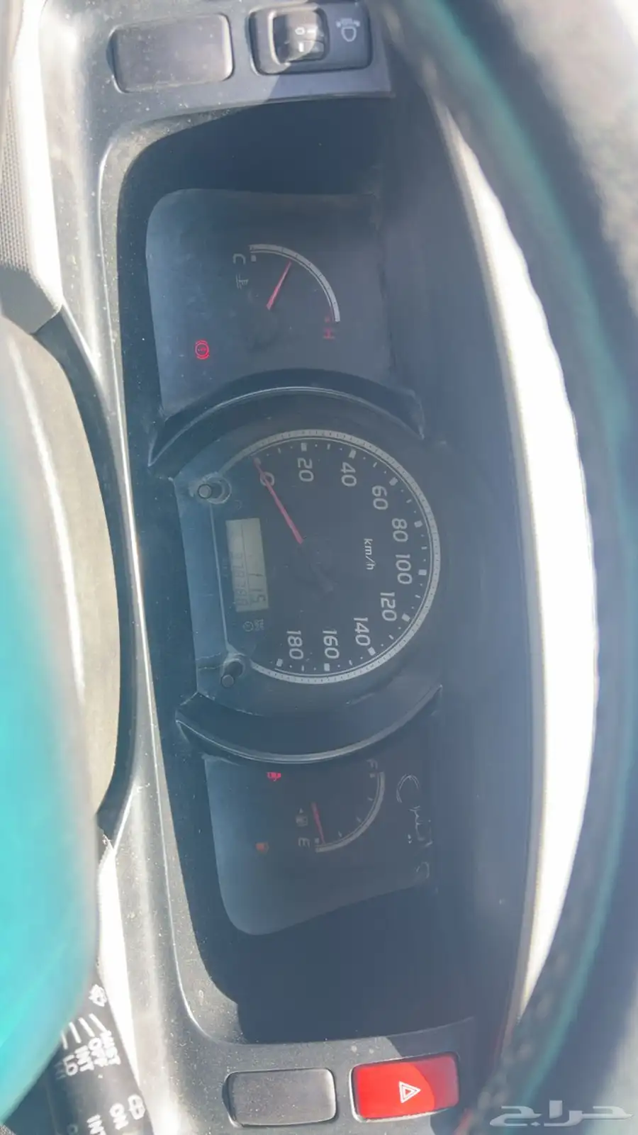 Toyota Hiace Bus 3
