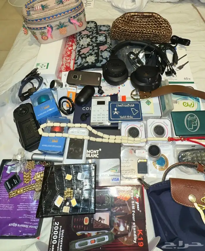شنط خرز فخمه وشاحن وجولات وقطع ذهب للبيع 2