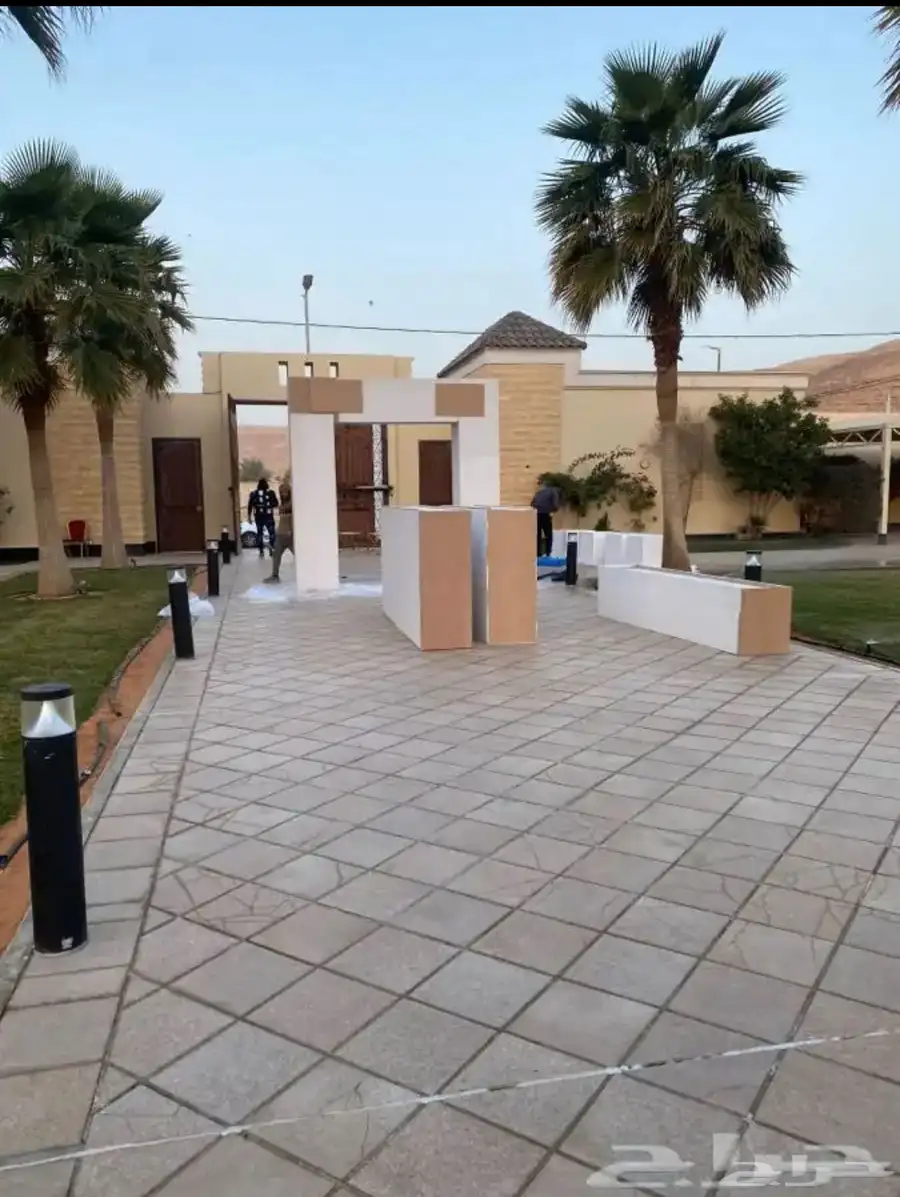 تاجير وبيع شاشات وكراسي وطاولات والى اخره يتبع فالعرض .. 3