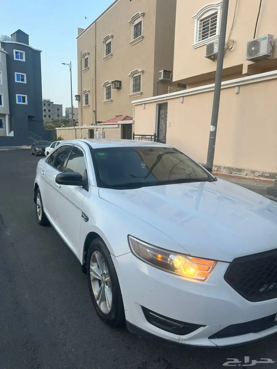 فورد تورس سيدان 2016 1