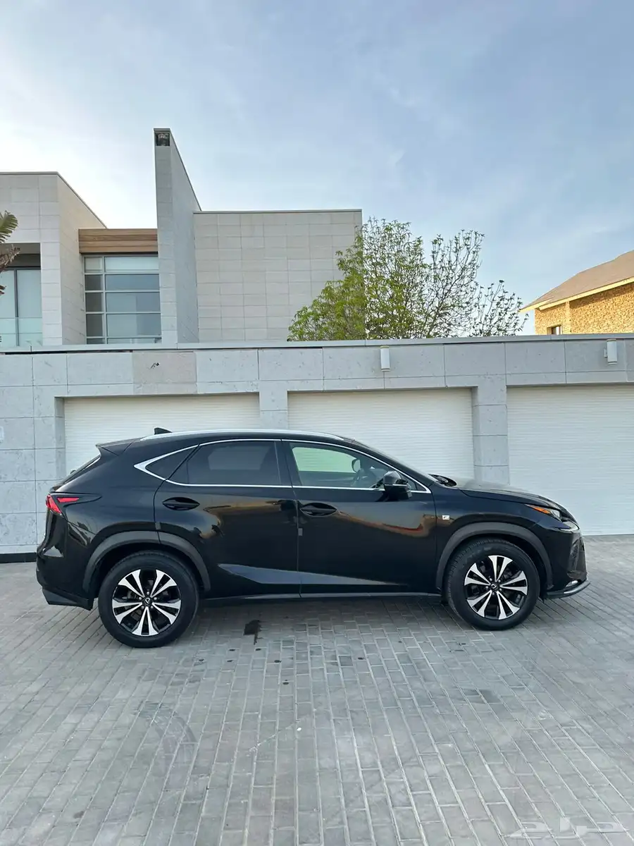 لكزس NX 2019 9