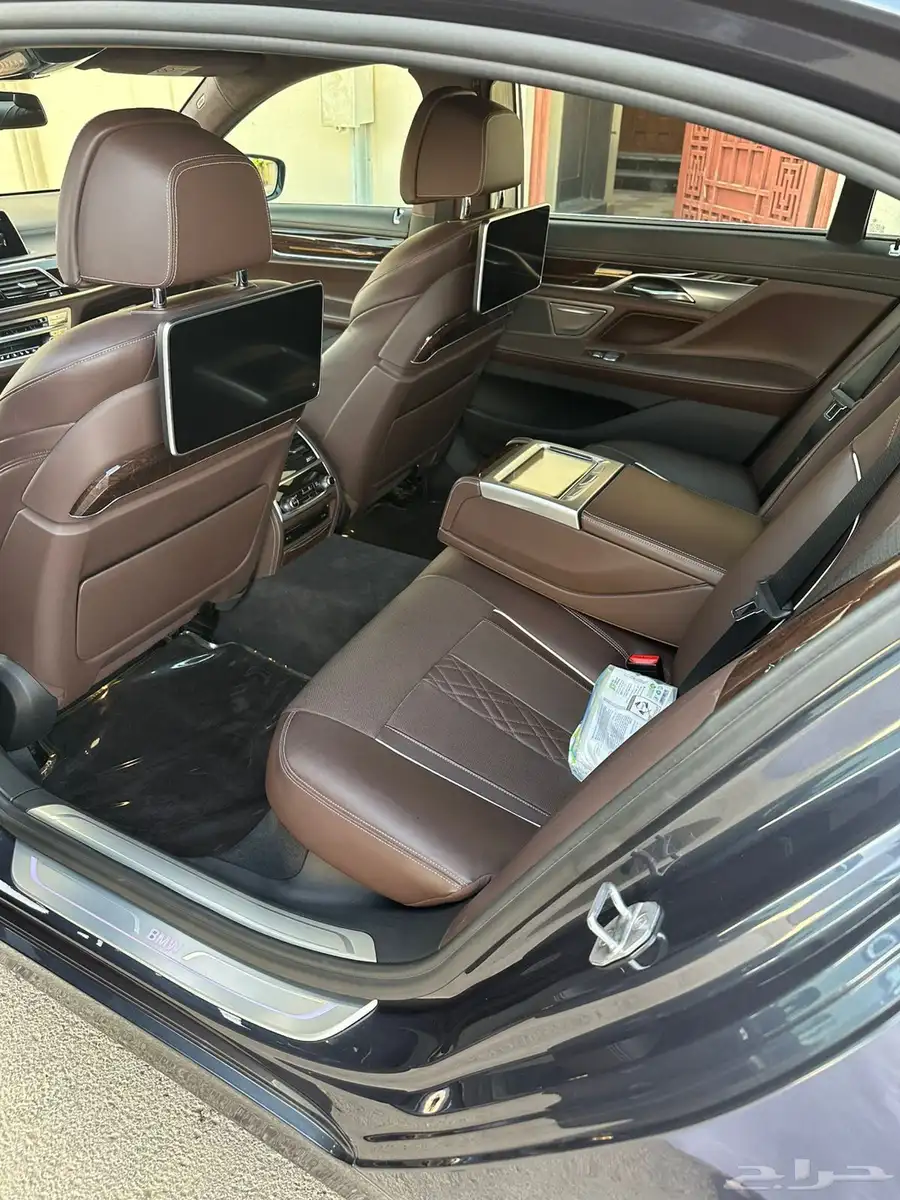 استخدام شخصي BMW 740 8