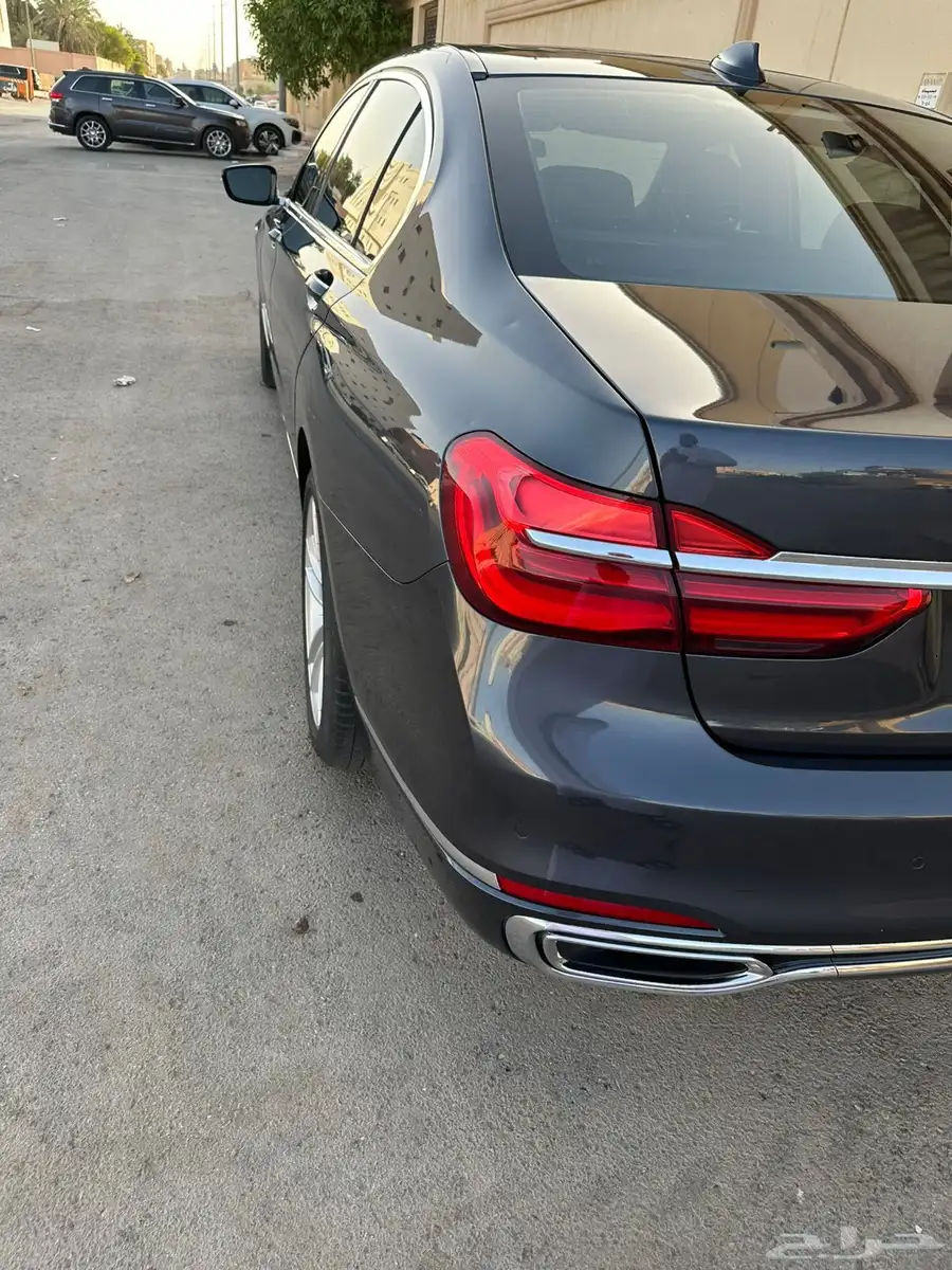 استخدام شخصي BMW 740 6