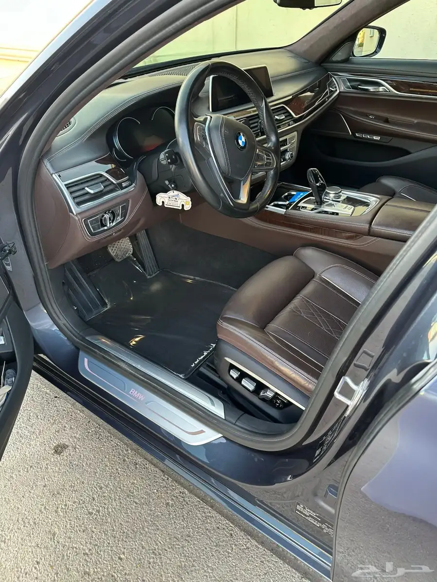 استخدام شخصي BMW 740 5