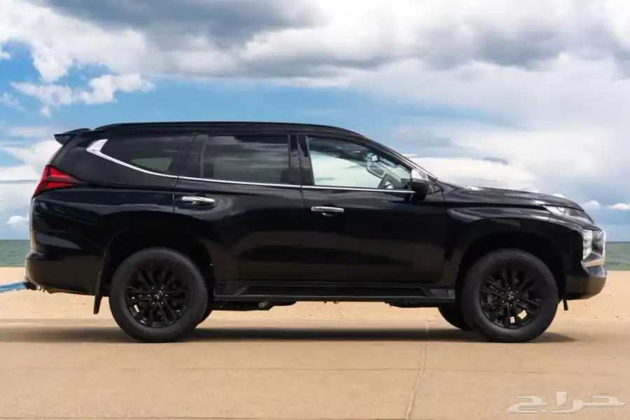 ميتسوبيشي مونتيرو 2023 ديزل sport black edition 1