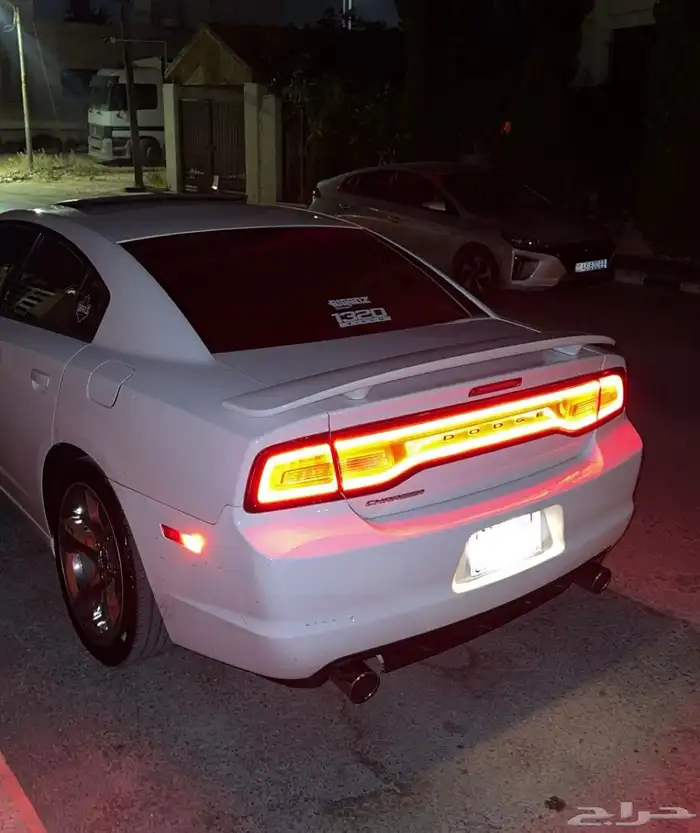اسطب تشارجر 2011-2014 0