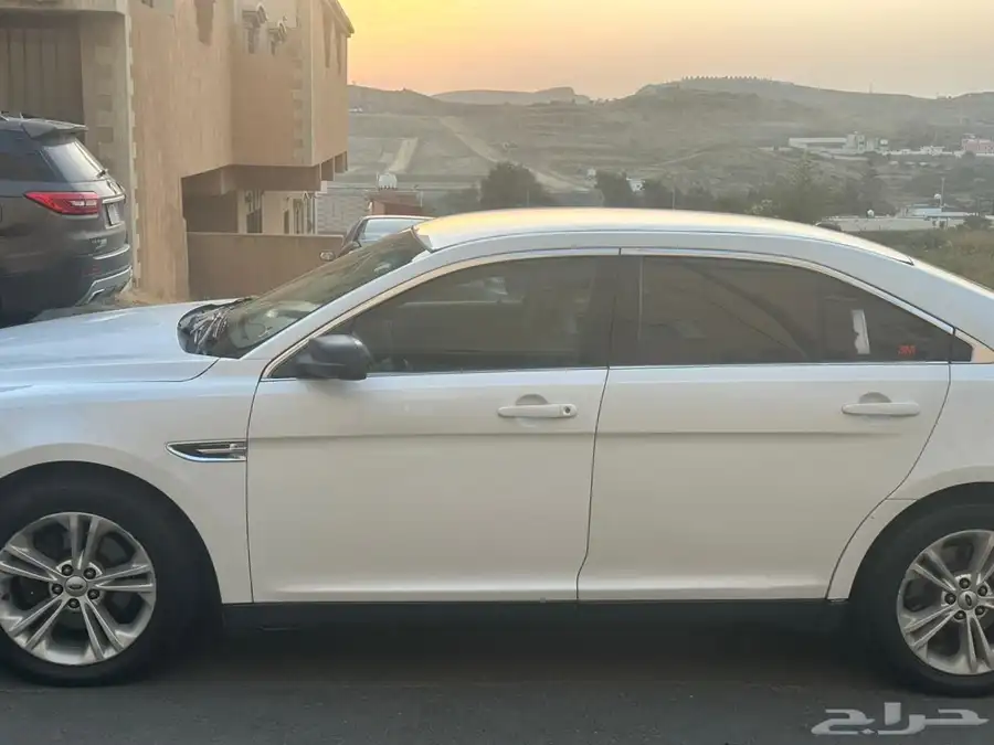 فورد تورس سيدان 2016 13