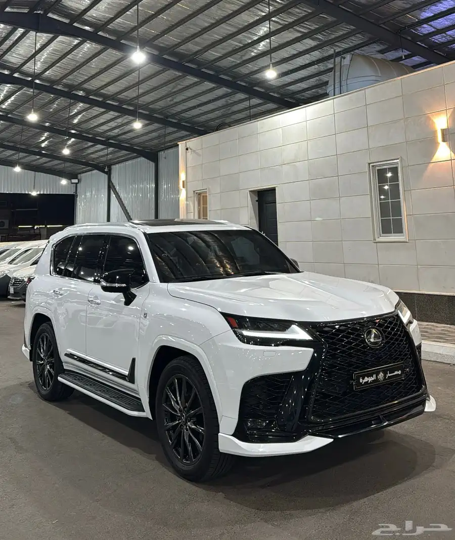 لكزس F SPORT 2024 سعودي عبدالطيف جميل 0