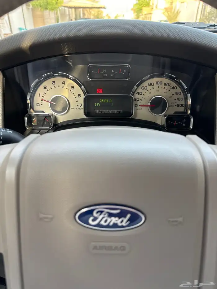 اكسبديشن 2010 مخزن شاصي طويل نظيف جدا ماشي 74 17