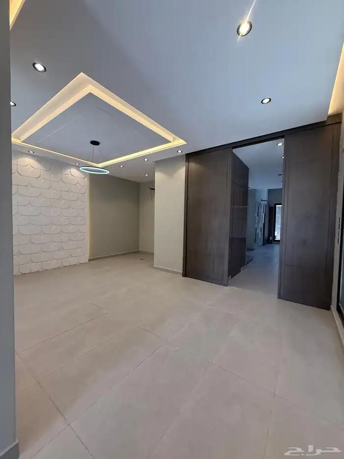 فله -فيلا فاخره جدا تشطيب مودرن ولي العهد 6 قرب التجاري VIP 11