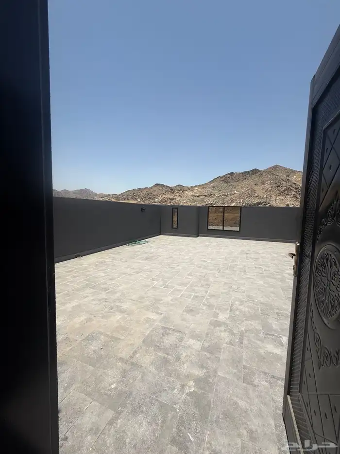 فله - فيلا فاخره للبيع ولي العهد 5تشطيب ديلوكس قرب التجاري 9