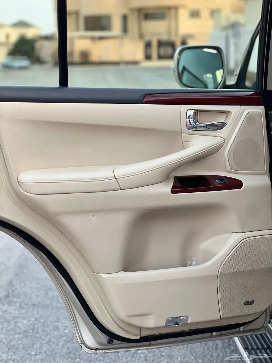 لكزس LX570 2014 بريمي 25