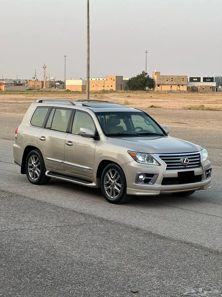 لكزس LX570 2014 بريمي 1