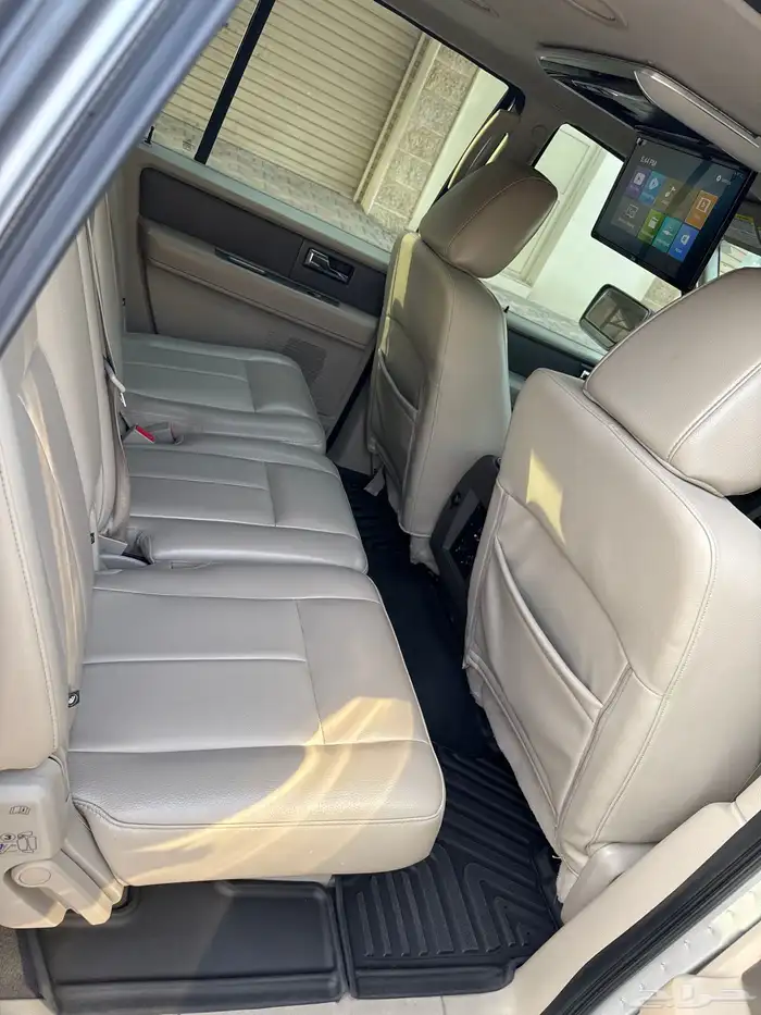 اكسبديشن 2010 مخزن شاصي طويل نظيف جدا ماشي 74 24