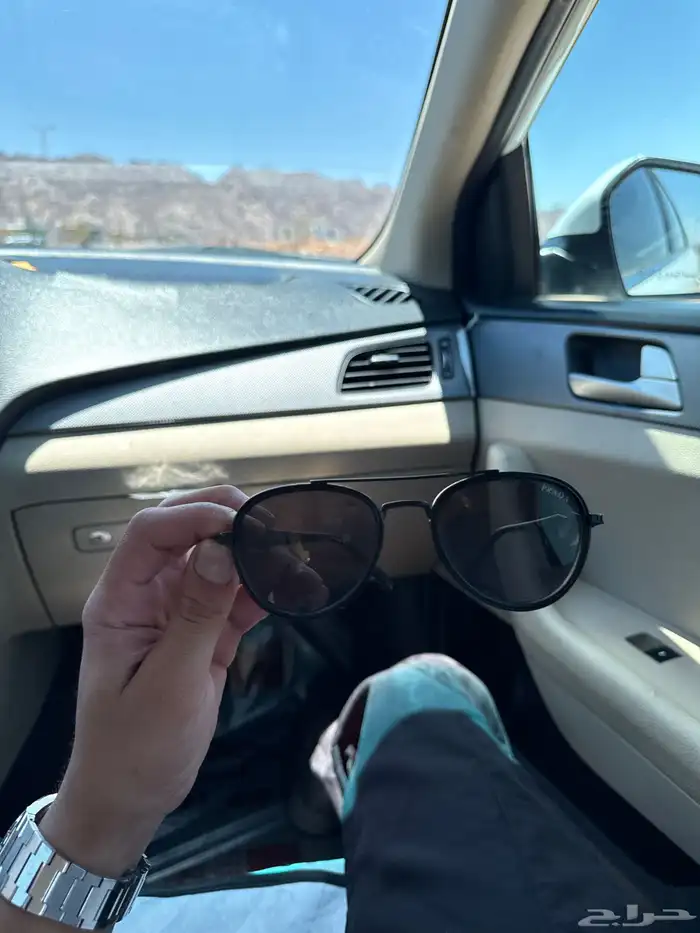 نظارة جديدة من ماركة برادا 1