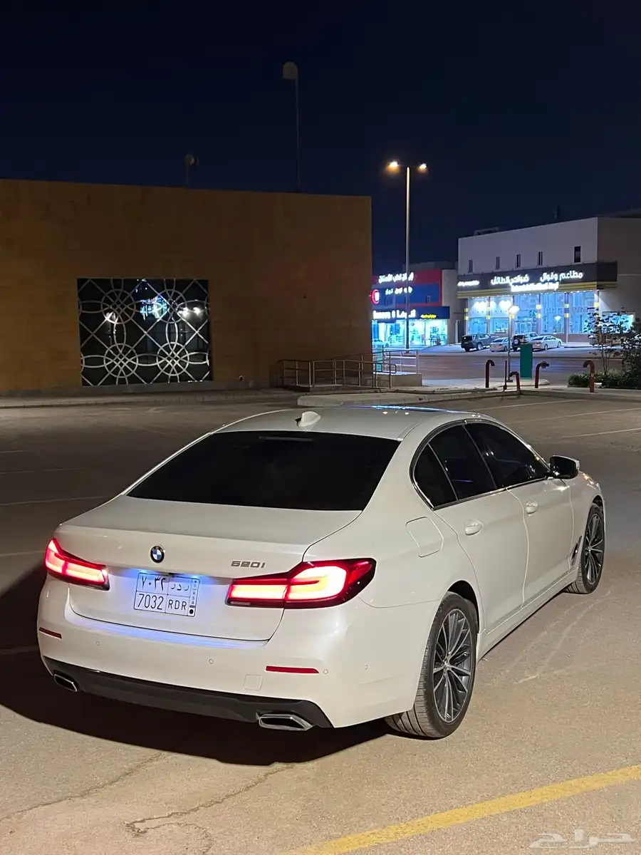 بي ام دبليو 520i 6