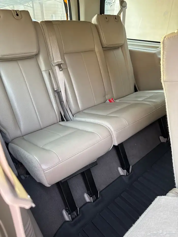 اكسبديشن 2010 مخزن شاصي طويل نظيف جدا ماشي 74 25