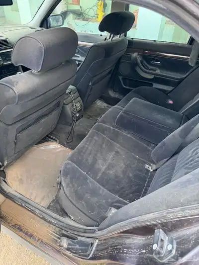 بي إم دبليو 740 i 8