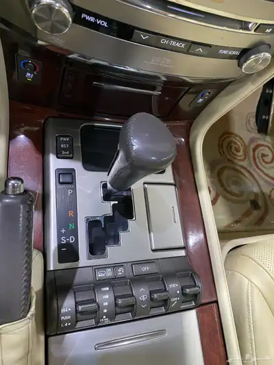 جيب لكزس LX570 فل كامل 2012 25