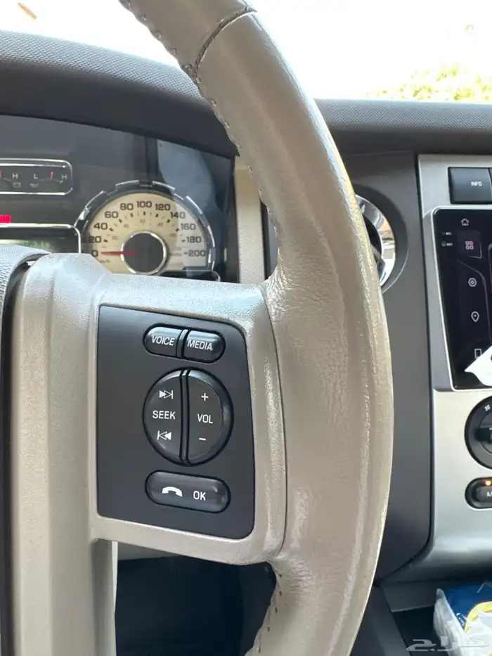 اكسبديشن 2010 مخزن شاصي طويل نظيف جدا ماشي 74 18