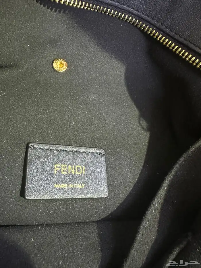 شنطة فيندي الايطالية FENDI اصلية الأصلية 1
