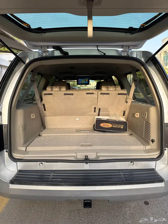 اكسبديشن 2010 مخزن شاصي طويل نظيف جدا ماشي 74 28