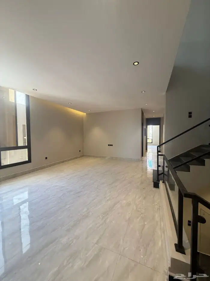 فله - فيلا فاخره للبيع ولي العهد 5تشطيب ديلوكس قرب التجاري 13