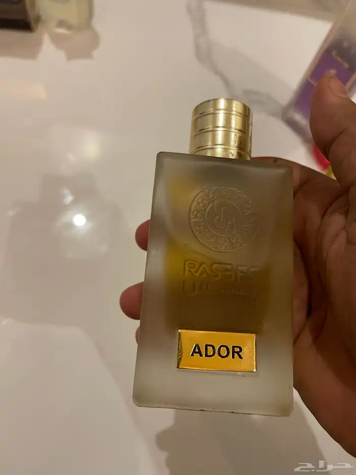 للبيع عطور متنوعه عدد 14 عطر كلها اصليه 10