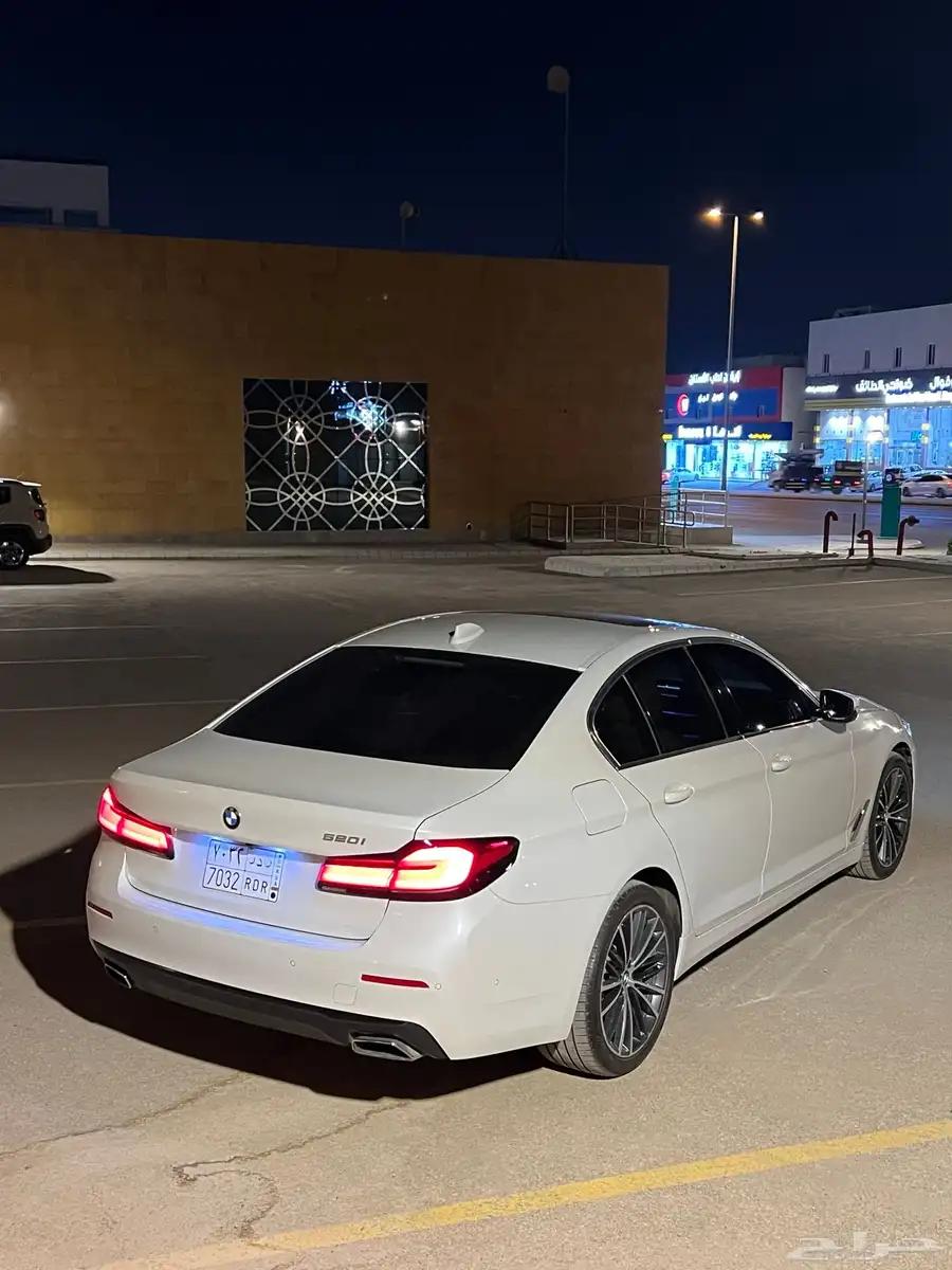 بي ام دبليو 520i 7