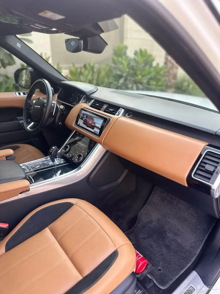 رنج سبورت V8 2020 35