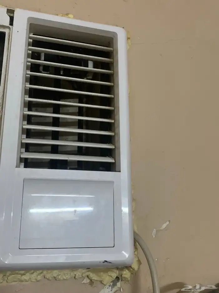 مكيف يبرد غرفه أربعة في أربعة نظيف استخدم فقط سبعة شهور 1