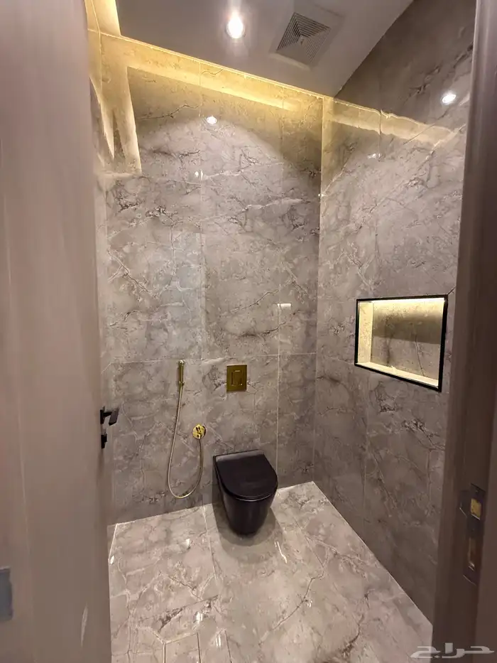 فله -فيلا فاخره جدا تشطيب مودرن ولي العهد 6 قرب التجاري VIP 7