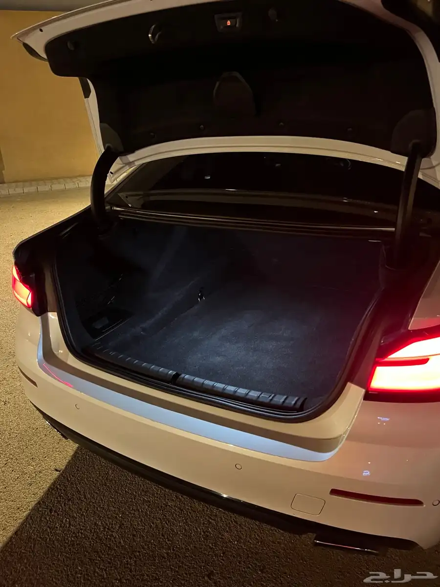 بي ام دبليو 520i 8