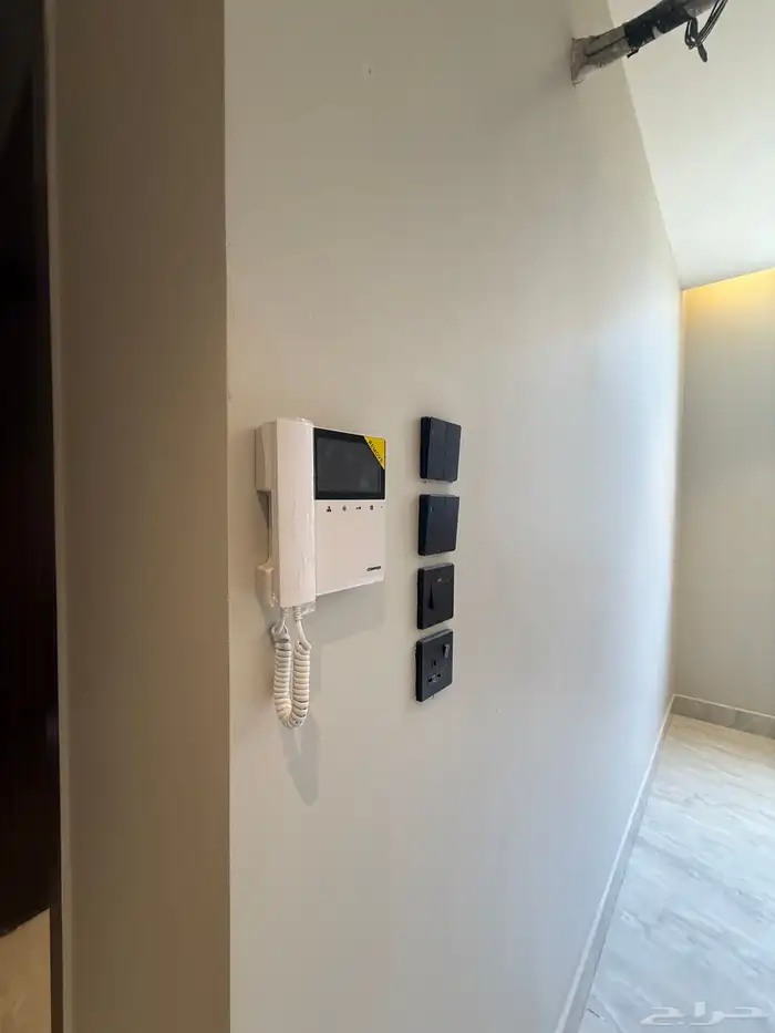 فله - فيلا فاخره للبيع ولي العهد 5تشطيب ديلوكس قرب التجاري 6