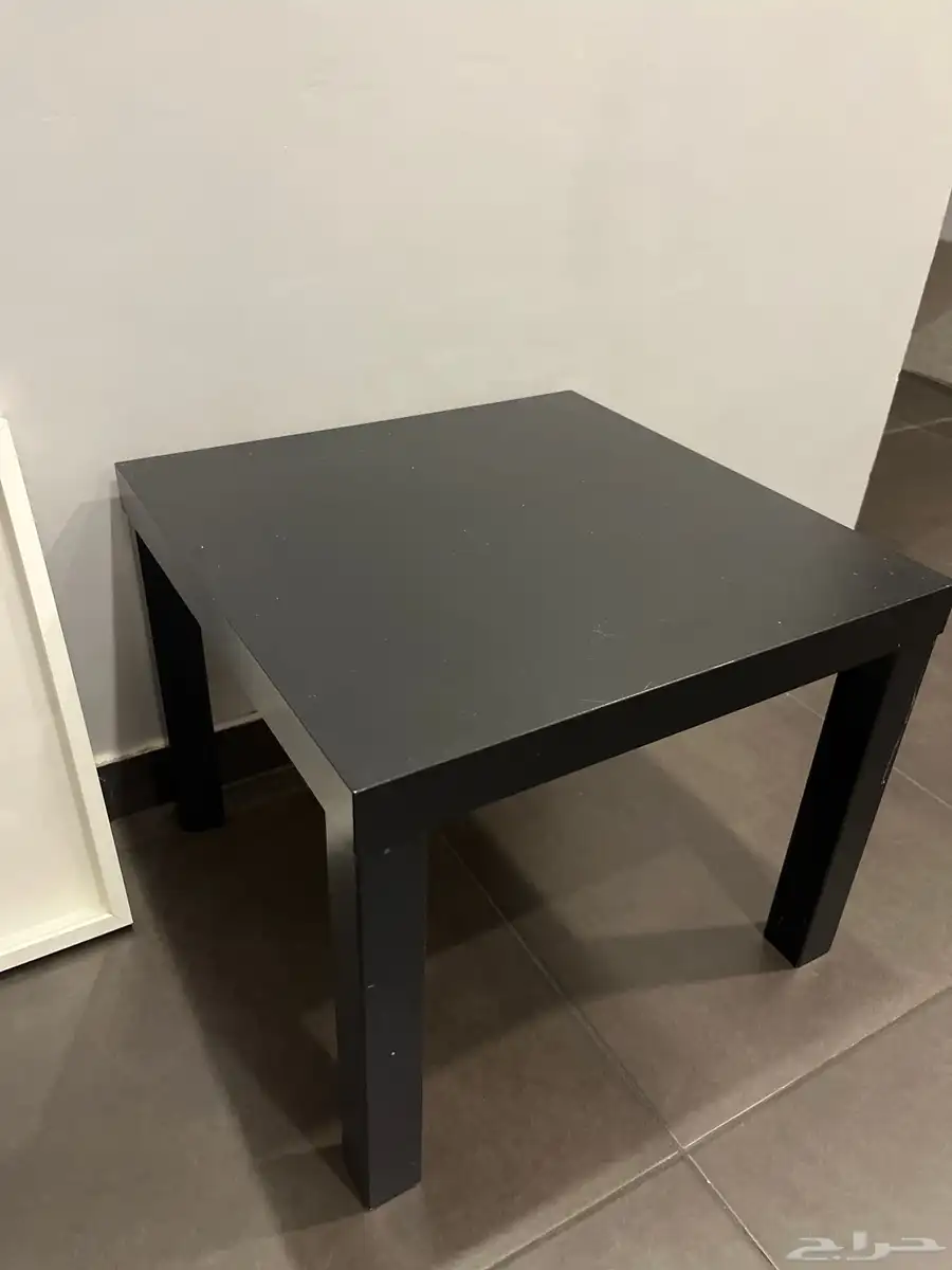 طاولة من ايكيا 0