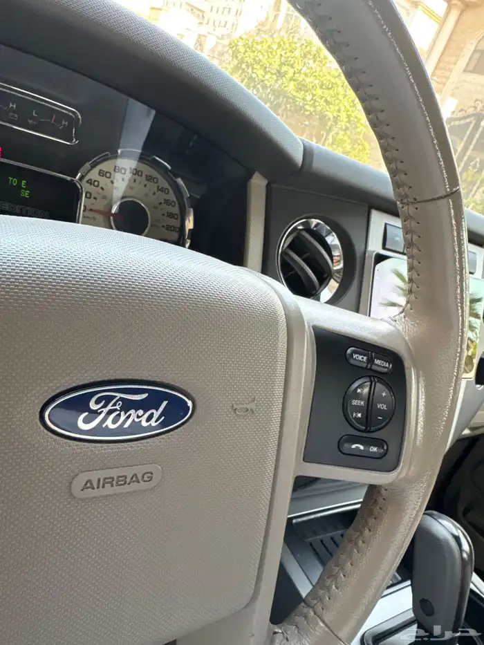 اكسبديشن 2010 مخزن شاصي طويل نظيف جدا ماشي 74 10