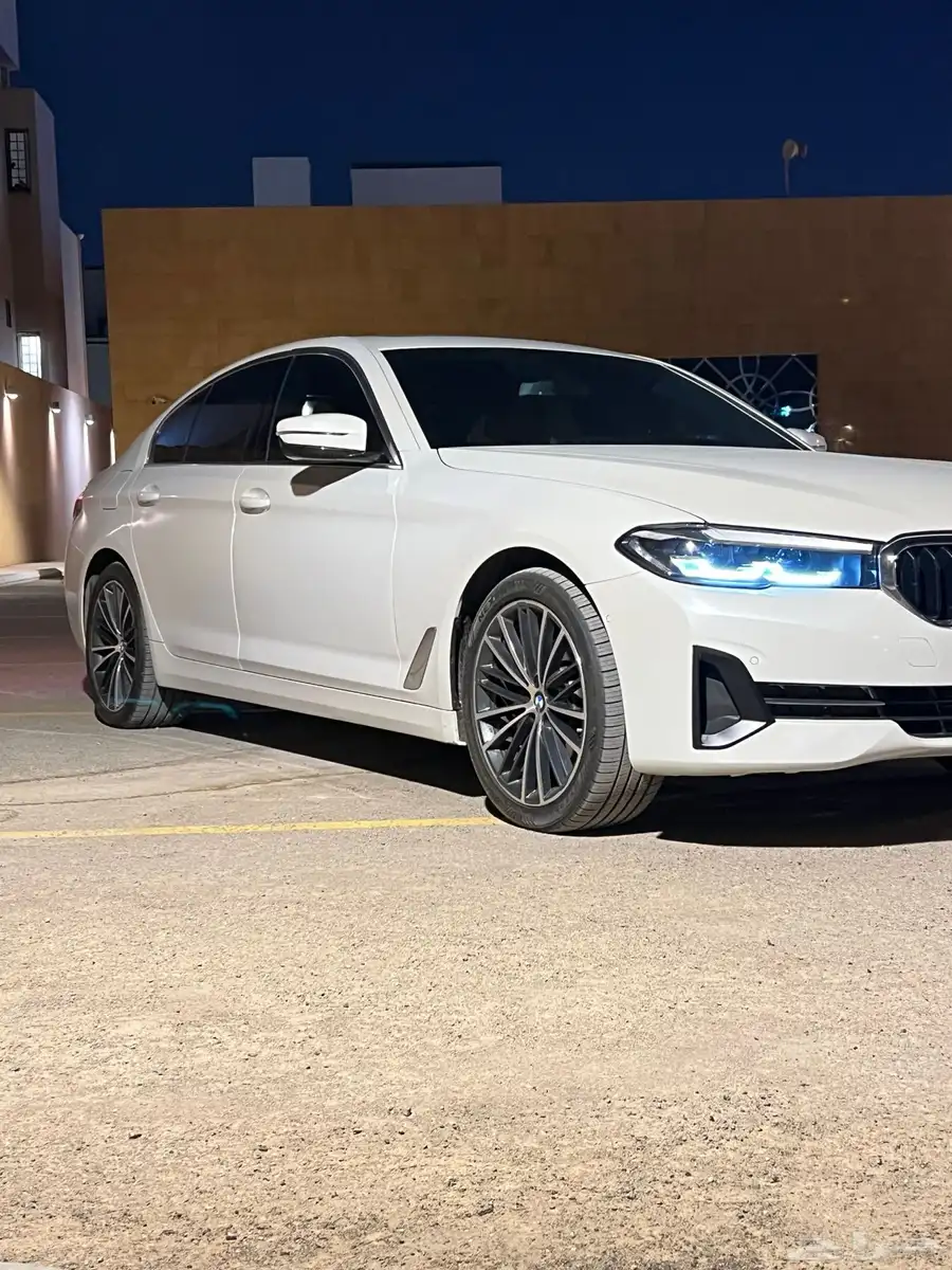 بي ام دبليو 520i 1