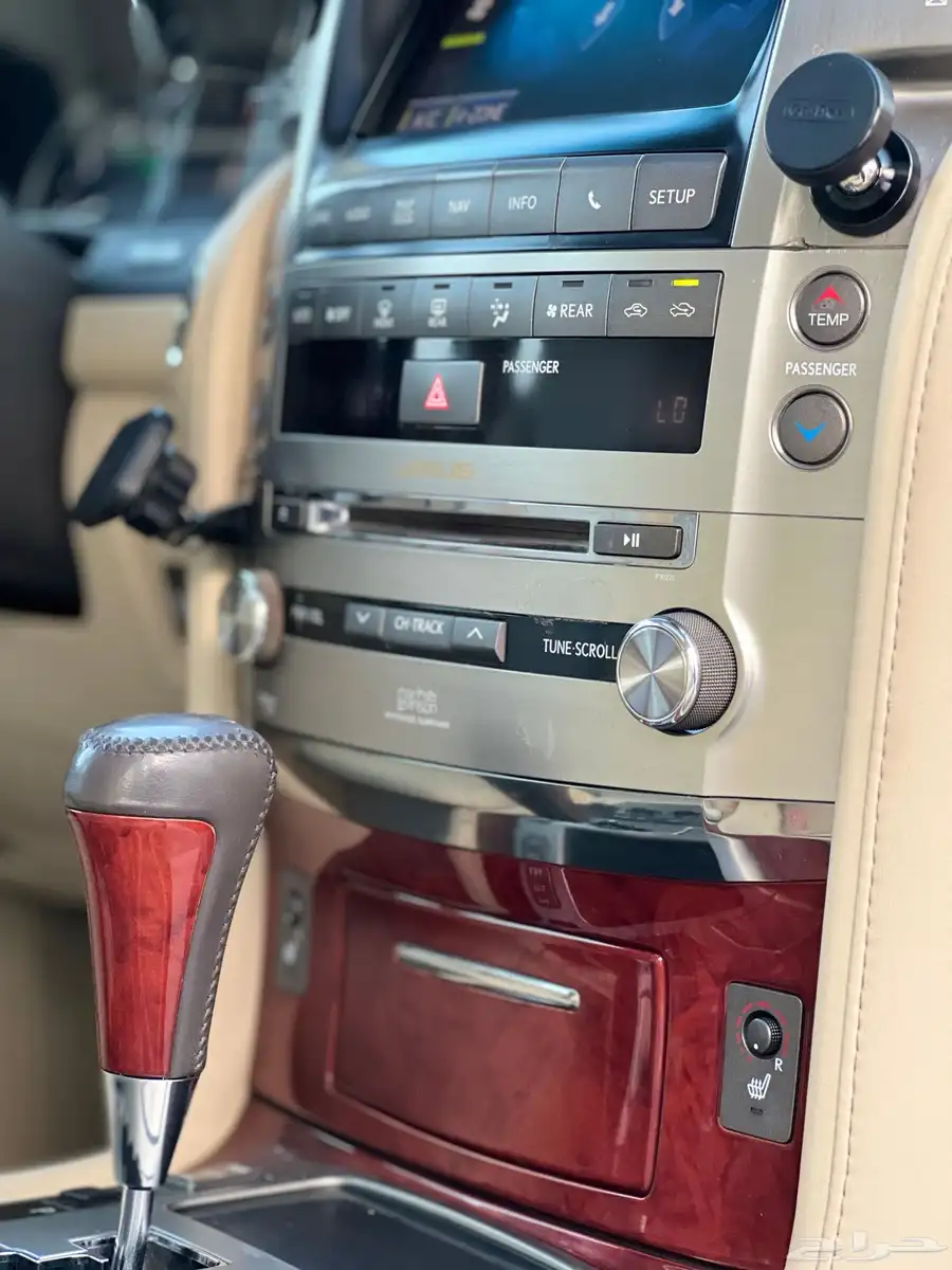 لكزس LX570 2014 بريمي 36