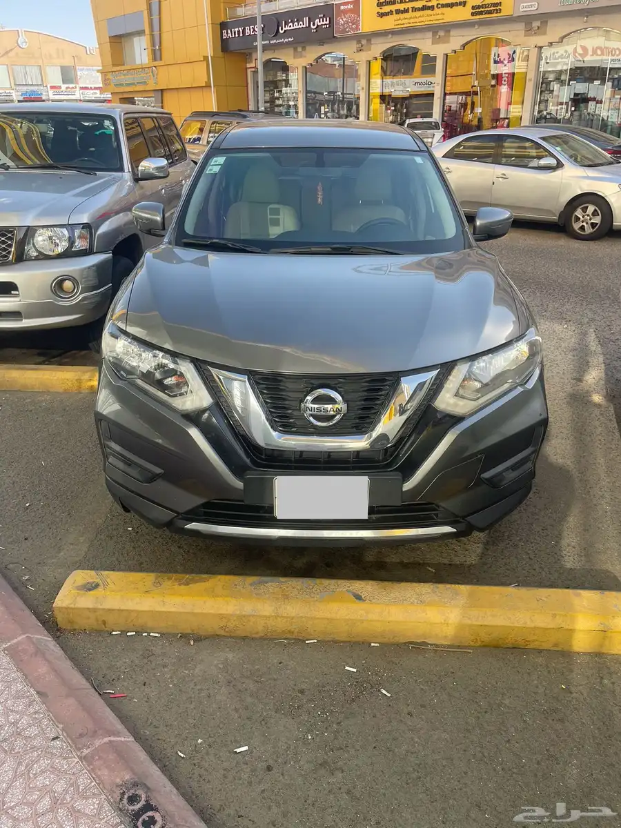 سيارة اكس تريل 0