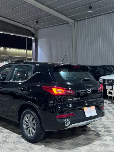 GAC GS3 2023 اسود نظيف 6