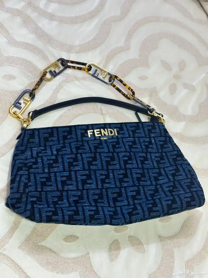 شنطة فيندي الايطالية FENDI اصلية الأصلية 0