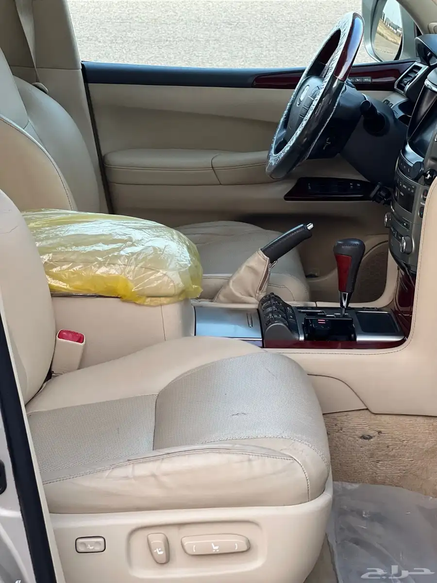 لكزس LX570 2014 بريمي 33