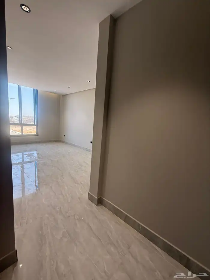 فله - فيلا فاخره للبيع ولي العهد 5تشطيب ديلوكس قرب التجاري 12