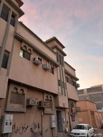 فرصة استثمارية للبيع ثلاث عمائر بصك واحد في الخبيب 7
